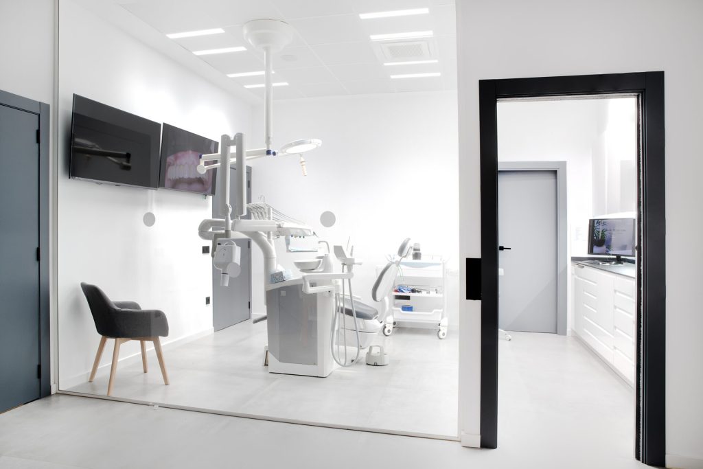 Tecnología, especialización y trato humano: así es la clínica dental en Campanar que marca la diferencia